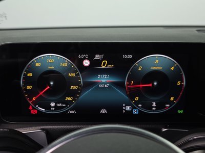 MERCEDES-BENZ GLB - 8