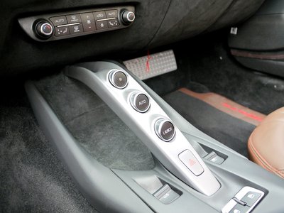 صورة 16 لـ 2022 Ferrari 812 GTS