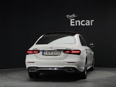 MERCEDES-BENZ E-CLASS - 3