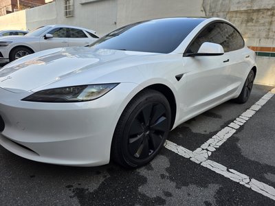 TESLA MODEL 3 - 6