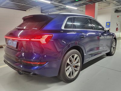 AUDI E-TRON - 3