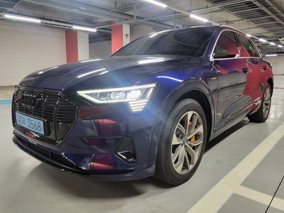 AUDI E-TRON - 1