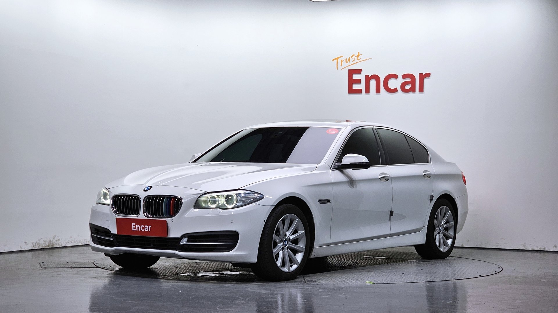 BMW 5 SERIES - View 1