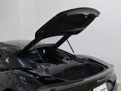2022 Maserati MC20 — миниатюра 13