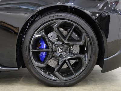 2022 Maserati MC20 — миниатюра 11