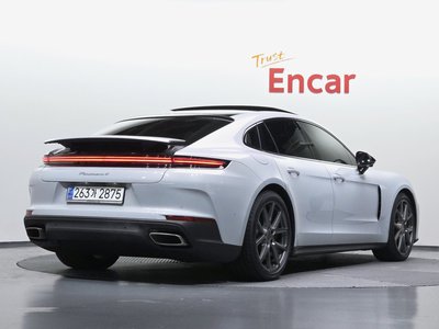 PORSCHE PANAMERA - 3