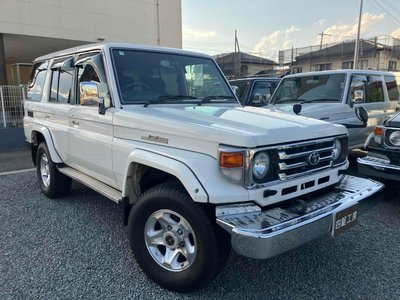 TOYOTA LAND CRUISER 70 - 3