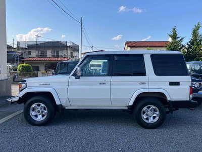 TOYOTA LAND CRUISER 70 - 9