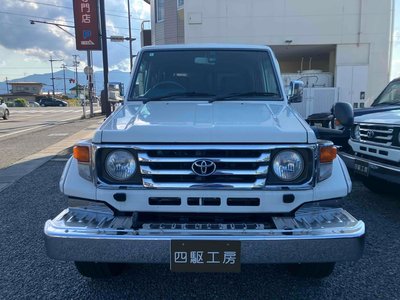 TOYOTA LAND CRUISER 70 - 2