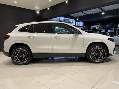 MERCEDES-BENZ EQA - 4