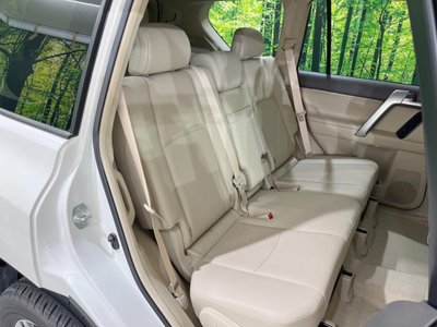 TOYOTA LAND CRUISER PRADO - 8