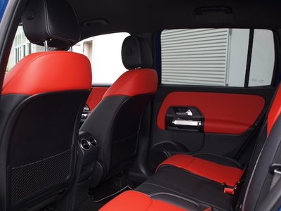 MERCEDES-BENZ GLB - 9