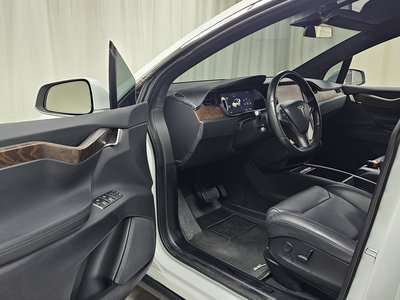 2019 Tesla MODEL X — миниатюра 13