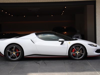 صورة 3 لـ 2023 Ferrari 296 GTS