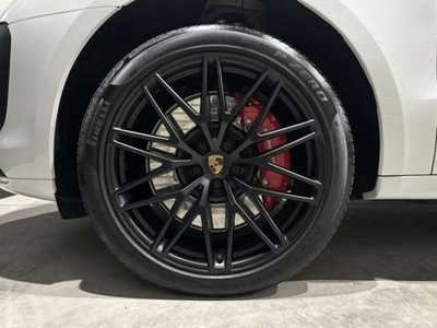 PORSCHE MACAN - 4