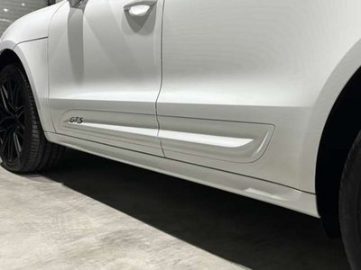 PORSCHE MACAN - 3
