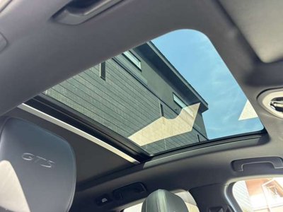 PORSCHE MACAN - 2