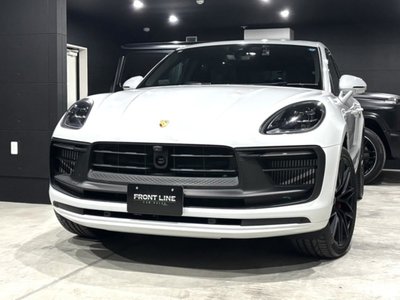PORSCHE MACAN - 1