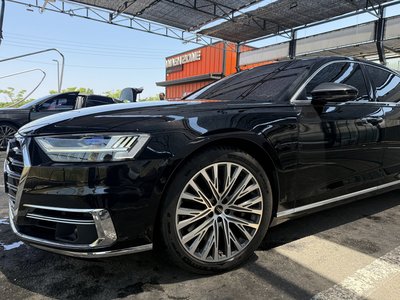 AUDI A8 - 6