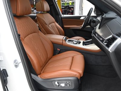 2025 BMW X7 照片 10