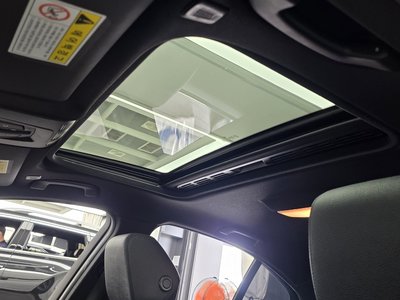 2016 BMW 3 SERIES — миниатюра 18