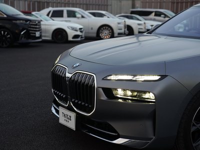BMW 7 SERIES - 8