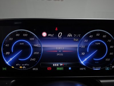 MERCEDES-BENZ EQE - 8