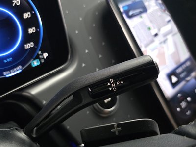 MERCEDES-BENZ EQE - 9