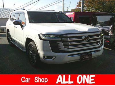 TOYOTA LAND CRUISER 300