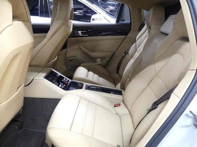 PORSCHE PANAMERA - 10