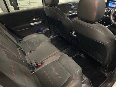 MERCEDES-BENZ EQB - 8