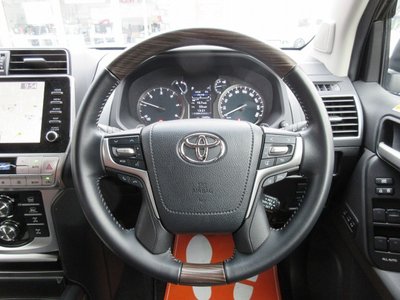 TOYOTA LAND CRUISER PRADO - 9