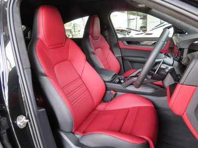 2024 Porsche CAYENNE — миниатюра 11