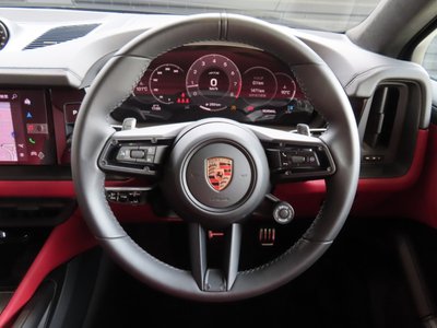 2024 Porsche CAYENNE — миниатюра 16