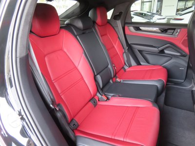 2024 Porsche CAYENNE — миниатюра 12