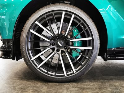 صورة 9 لـ 2026 Aston Martin DBX