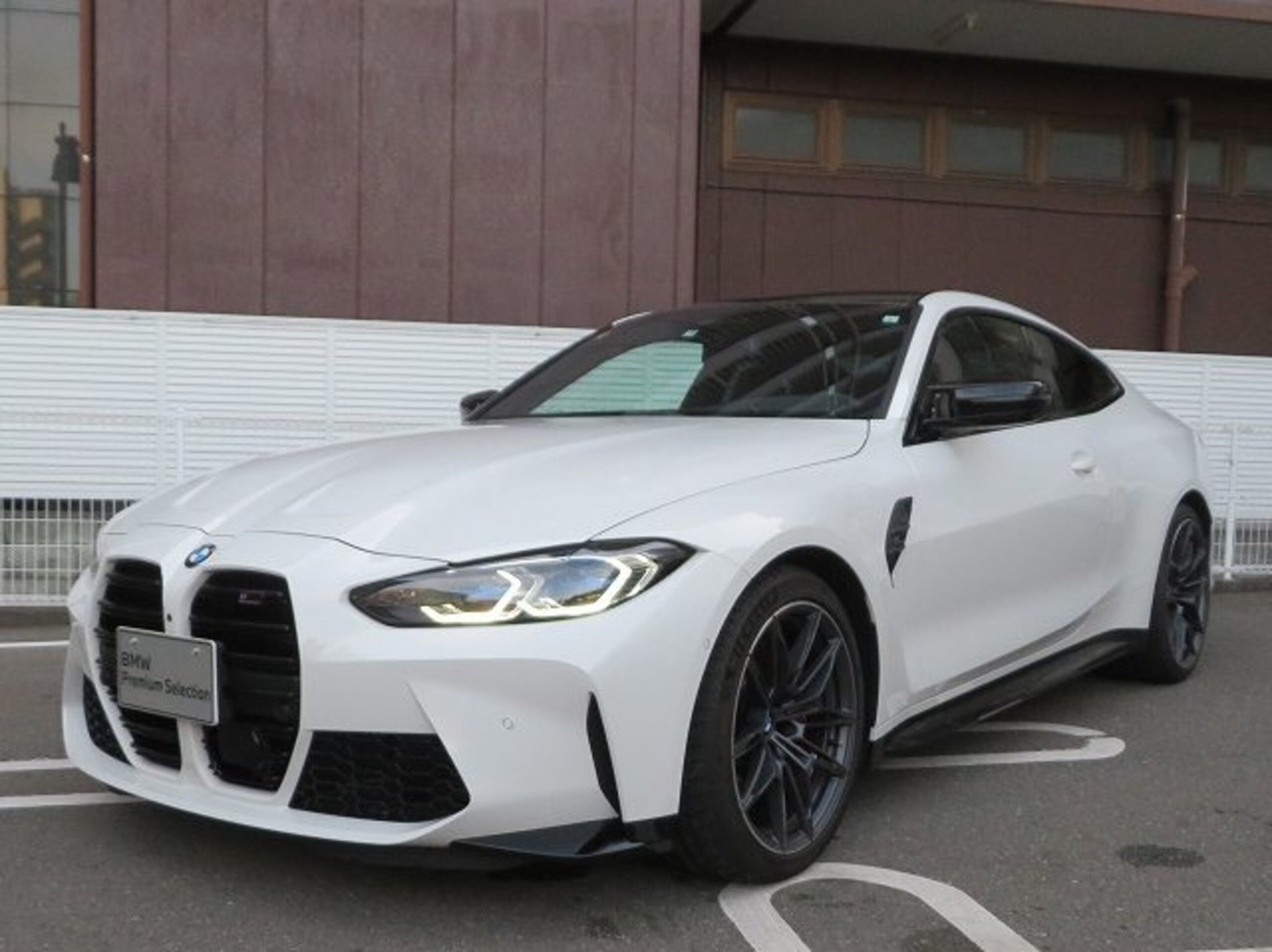 BMW M4 COUPE - View 1