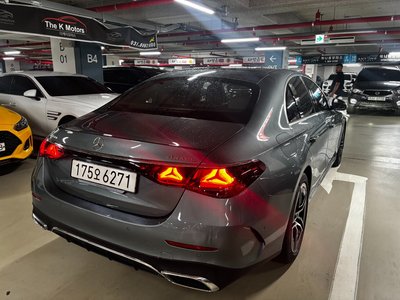 2025 Mercedes-BENZ E-CLASS photo 2