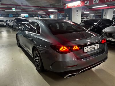 2025 Mercedes-BENZ E-CLASS photo 6