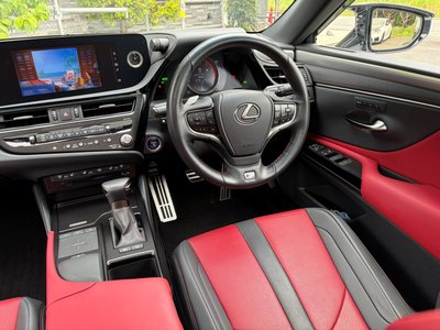 صورة 5 لـ 2021 Lexus ES