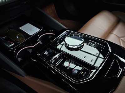 2024 BMW 5 SERIES 缩略图 12