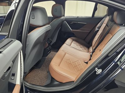 2024 BMW 5 SERIES 缩略图 17