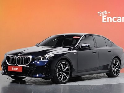2024 BMW 5 SERIES 照片 1