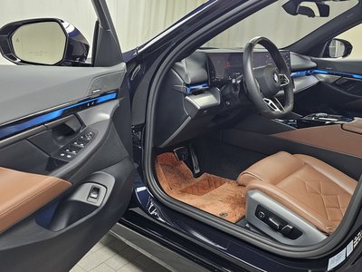 2024 BMW 5 SERIES 缩略图 13