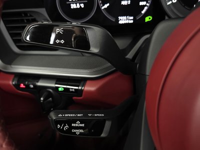 2021 Porsche 911 — миниатюра 19