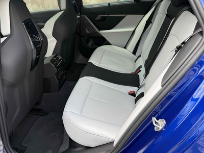 صورة مصغرة 19 لـ 2026 BMW M5