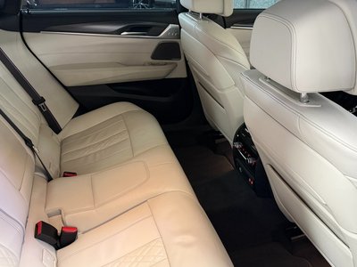 BMW 6 SERIES GT - 10