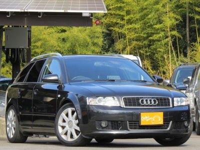 AUDI A4 AVANT - 1