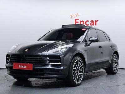 PORSCHE MACAN - 1