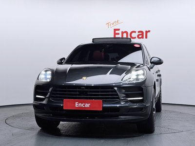 PORSCHE MACAN - 2